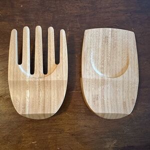 Pampered Chef Wooden Salad Hands